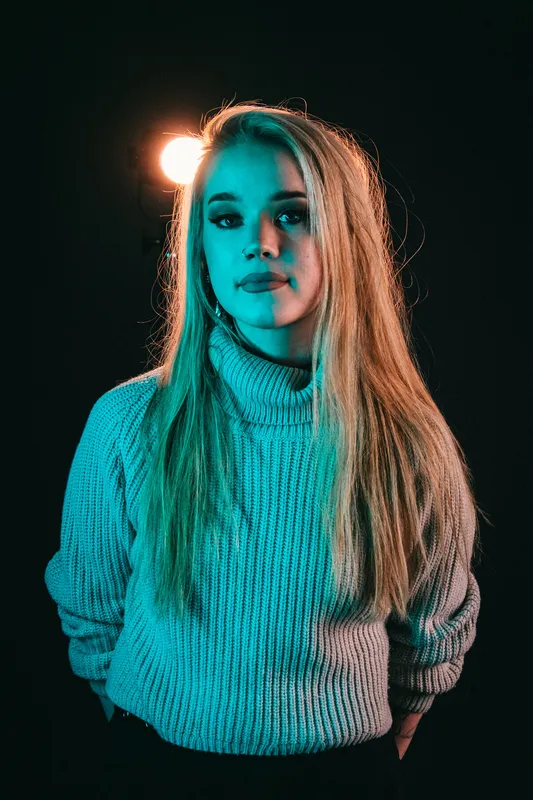 Artisti Ansku - Fine Line ja Kuvitus